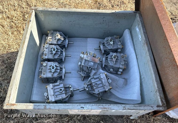 image for item OK9233 (8) White hydraulic pumps