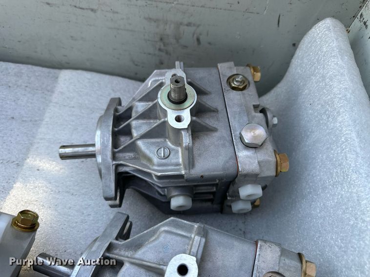 image for item OK9233 (8) White hydraulic pumps