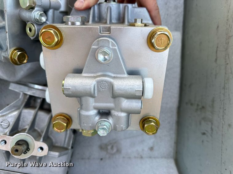 image for item OK9233 (8) White hydraulic pumps