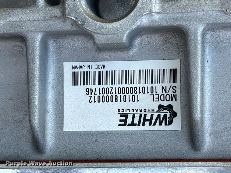 image for item OK9233 (8) White hydraulic pumps