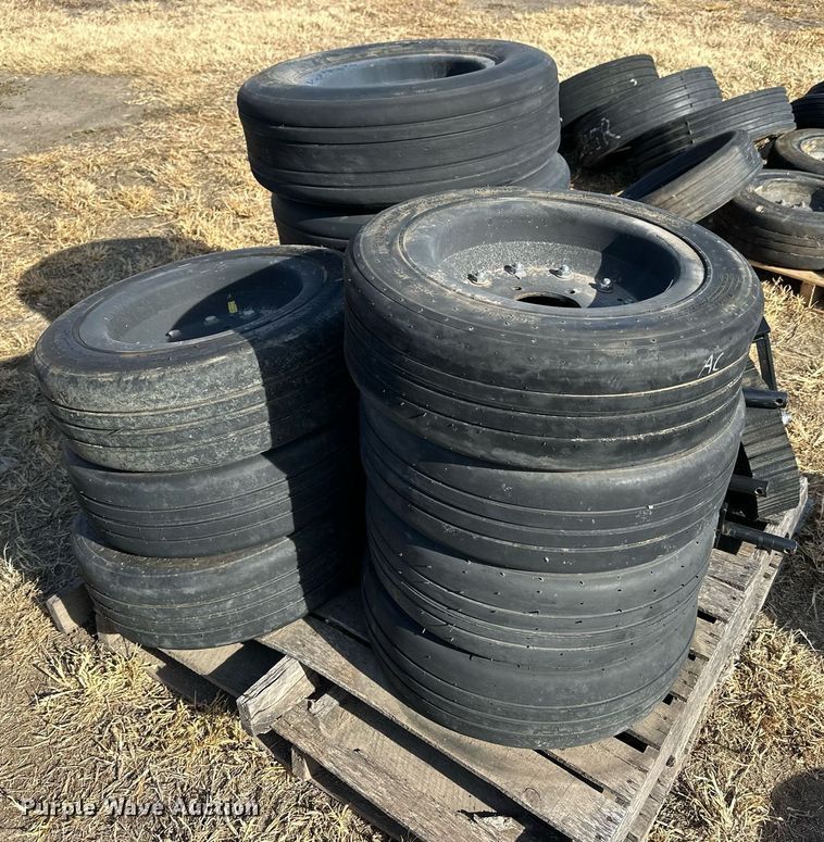 image for item OK9237 (15) tires and wheels