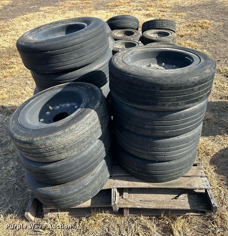 image for item OK9237 (15) tires and wheels