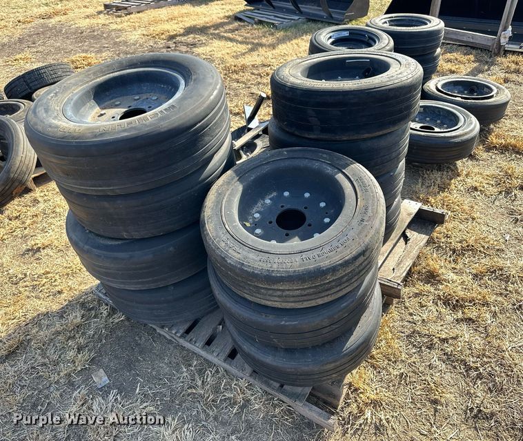 image for item OK9237 (15) tires and wheels