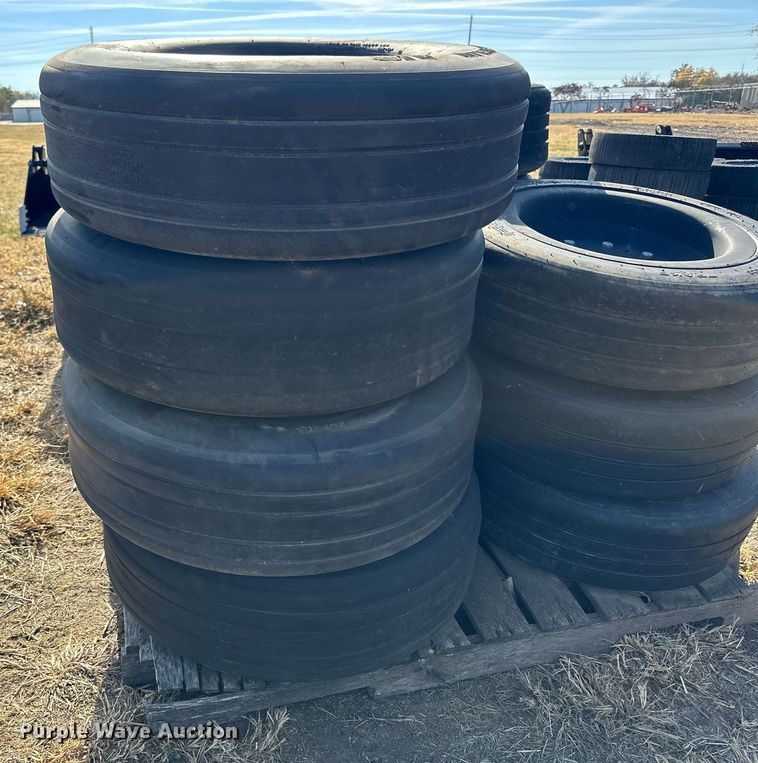 image for item OK9237 (15) tires and wheels