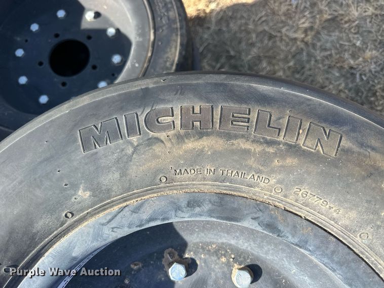 image for item OK9237 (15) tires and wheels