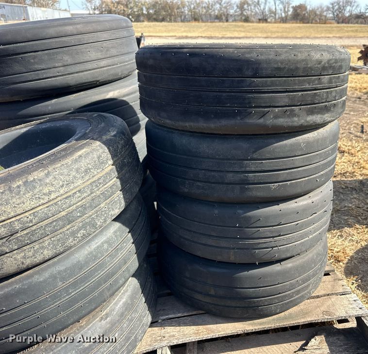 image for item OK9237 (15) tires and wheels