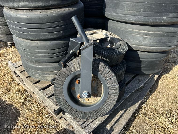 image for item OK9237 (15) tires and wheels