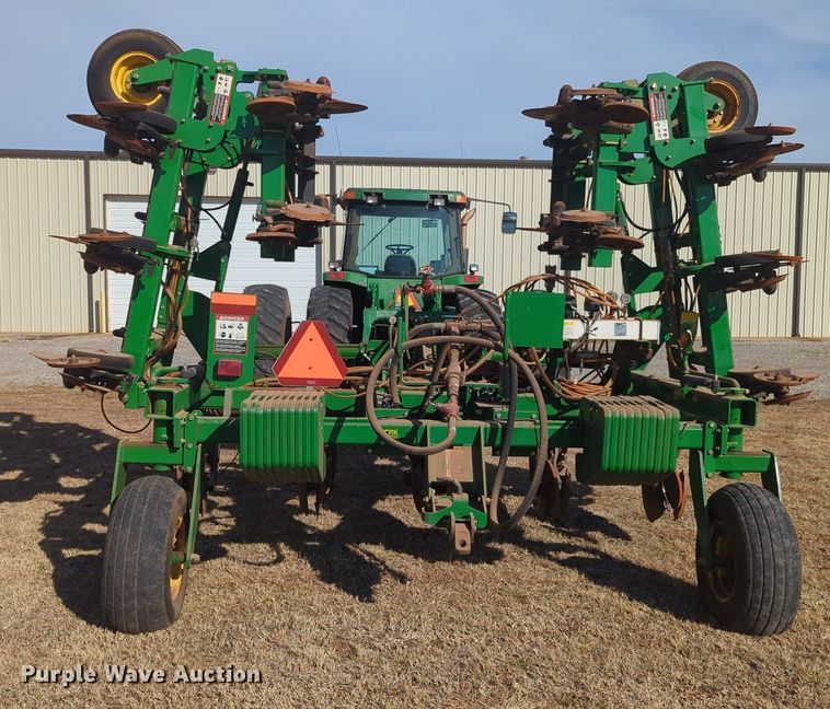image for item OL9080 John Deere 2510H  NH3 applicator