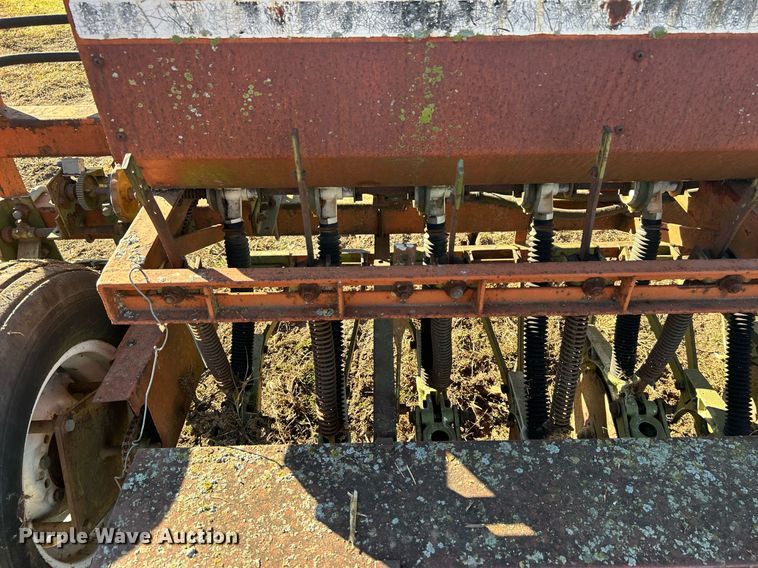 image for item OM9190 Tye 304-4520  grain drill