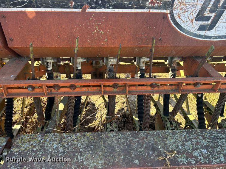 image for item OM9190 Tye 304-4520  grain drill