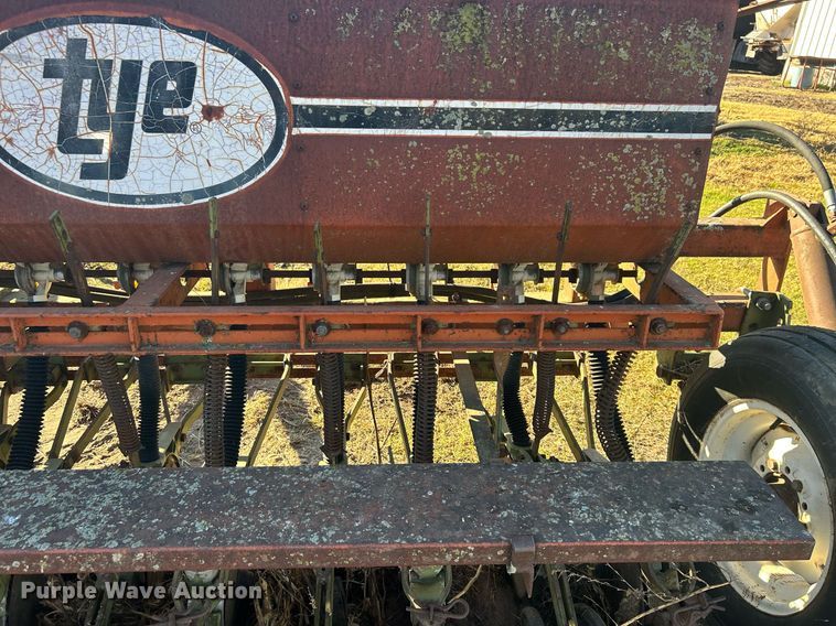 image for item OM9190 Tye 304-4520  grain drill