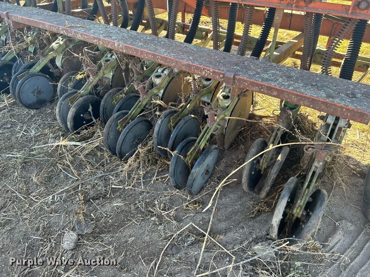 image for item OM9190 Tye 304-4520  grain drill