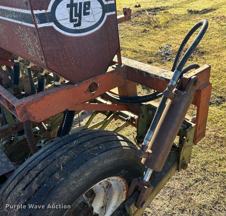 image for item OM9190 Tye 304-4520  grain drill