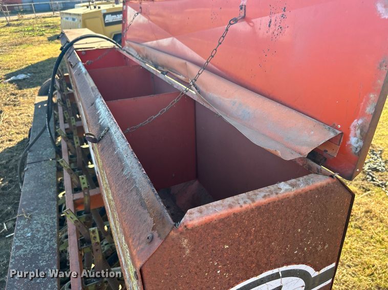 image for item OM9190 Tye 304-4520  grain drill