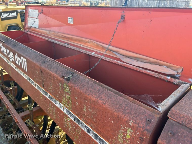 image for item OM9190 Tye 304-4520  grain drill