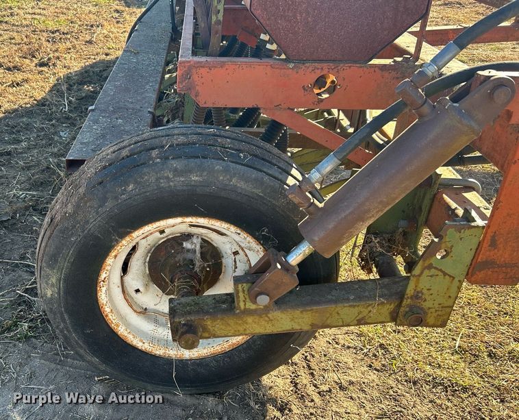 image for item OM9190 Tye 304-4520  grain drill