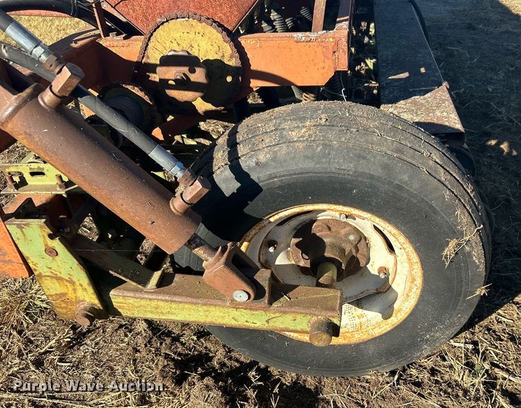 image for item OM9190 Tye 304-4520  grain drill