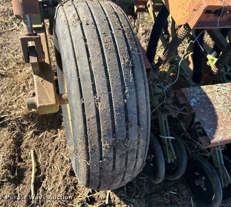 image for item OM9190 Tye 304-4520  grain drill