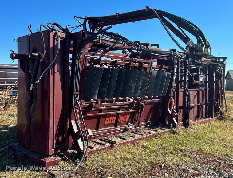image for item OM9193 Big Red  squeeze chute