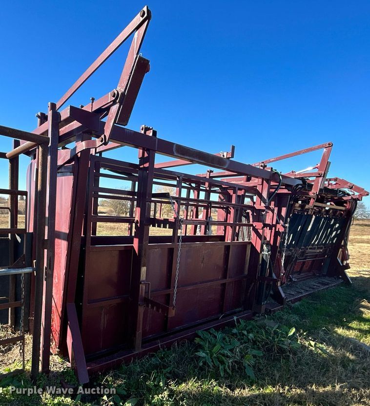 image for item OM9193 Big Red  squeeze chute