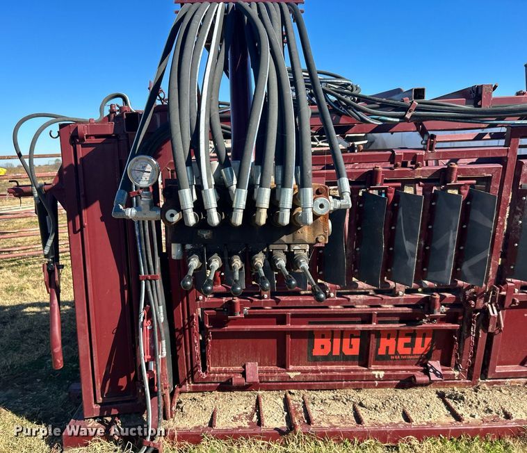 image for item OM9193 Big Red  squeeze chute