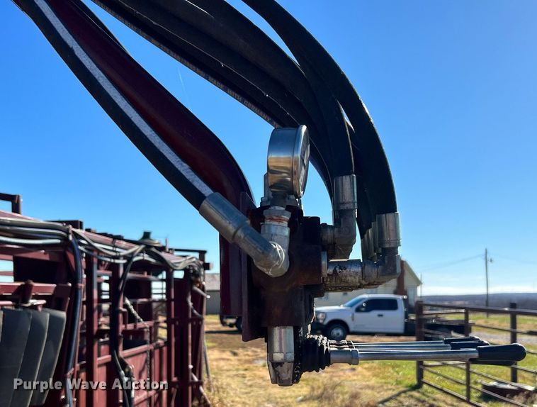 image for item OM9193 Big Red  squeeze chute