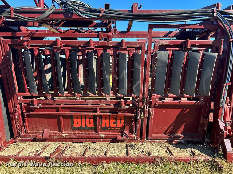image for item OM9193 Big Red  squeeze chute