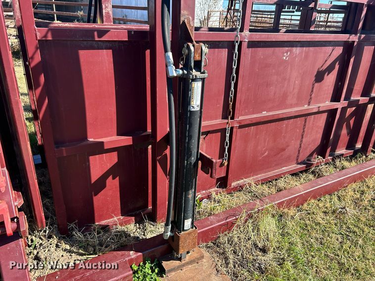 image for item OM9193 Big Red  squeeze chute