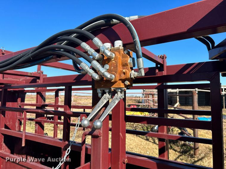 image for item OM9193 Big Red  squeeze chute