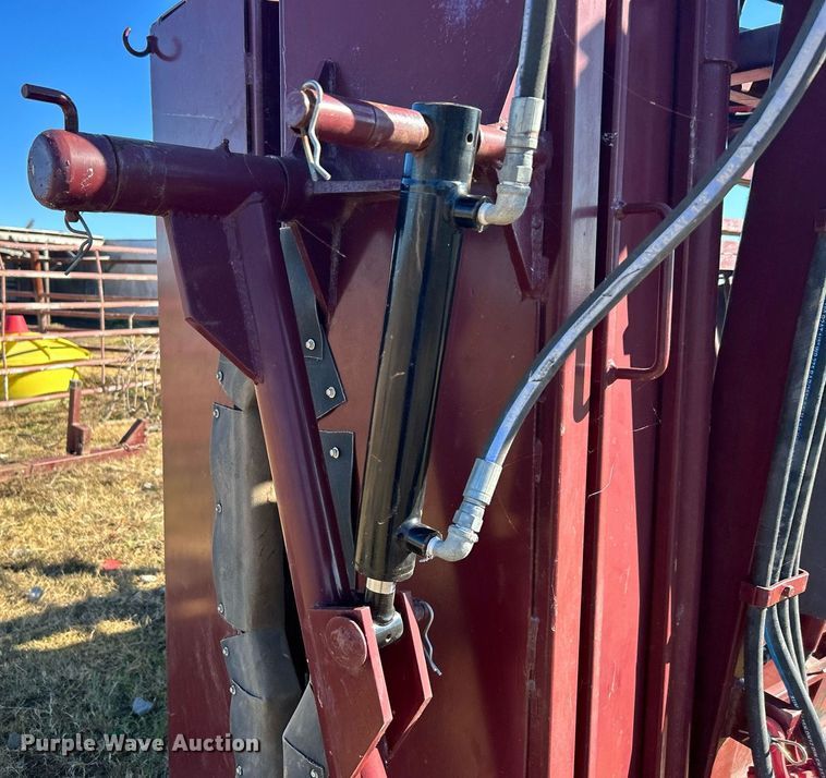 image for item OM9193 Big Red  squeeze chute