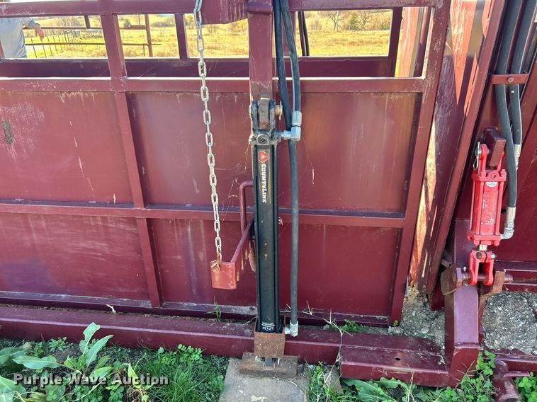 image for item OM9193 Big Red  squeeze chute