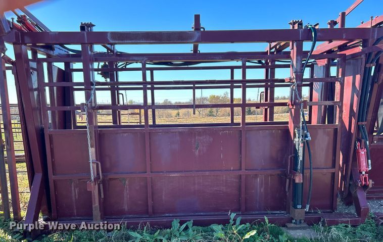 image for item OM9193 Big Red  squeeze chute