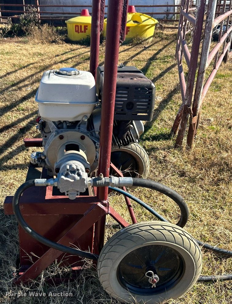 image for item OM9193 Big Red  squeeze chute