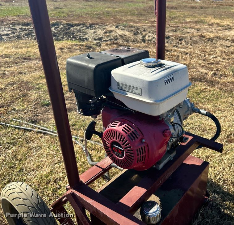 image for item OM9193 Big Red  squeeze chute