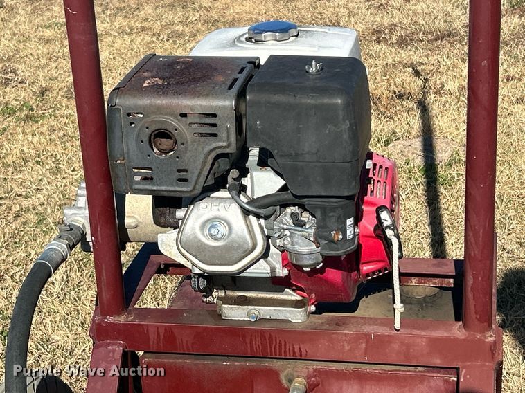 image for item OM9193 Big Red  squeeze chute