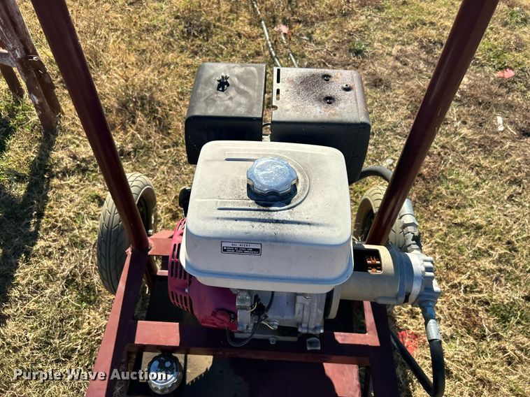 image for item OM9193 Big Red  squeeze chute