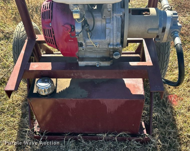 image for item OM9193 Big Red  squeeze chute