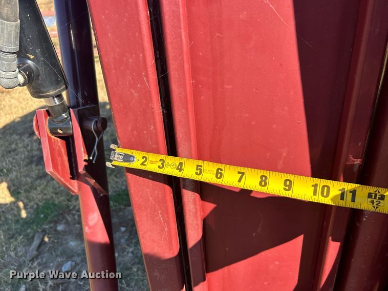 image for item OM9193 Big Red  squeeze chute