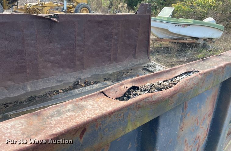 image for item GG9755 Ox Bodies  dump bed