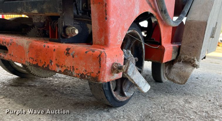 image for item GG9756 Norton Clipper 35JBT  concrete saw