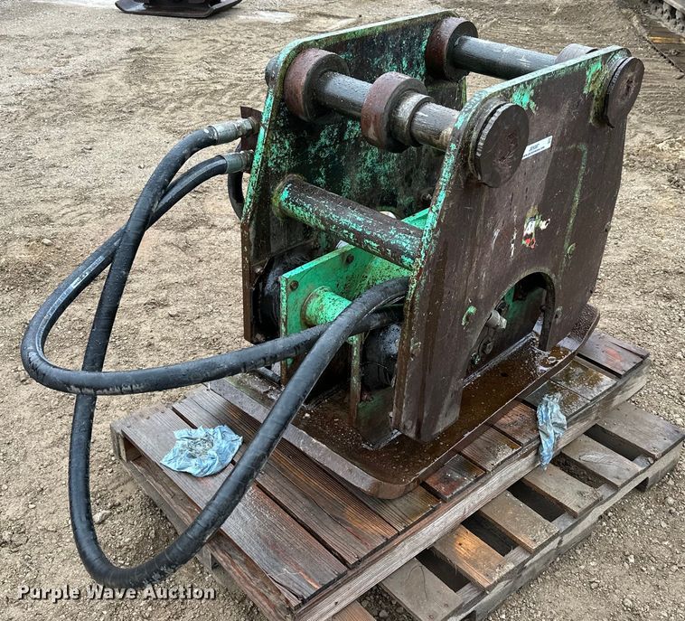 image for item JE9387 2004 Tramac TR-21  plate compactor