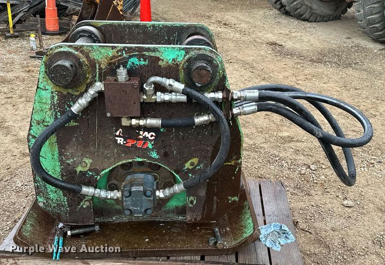 image for item JE9387 2004 Tramac TR-21  plate compactor