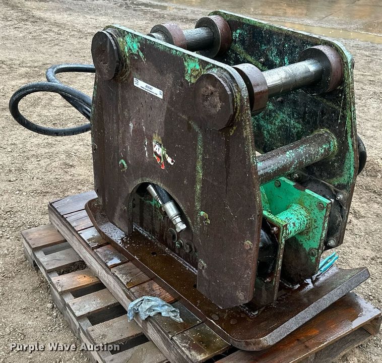 image for item JE9387 2004 Tramac TR-21  plate compactor