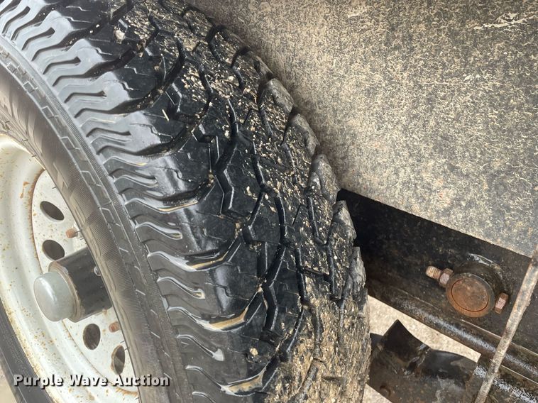 image for item JE9389 1997 Felling  tilt deck utility trailer