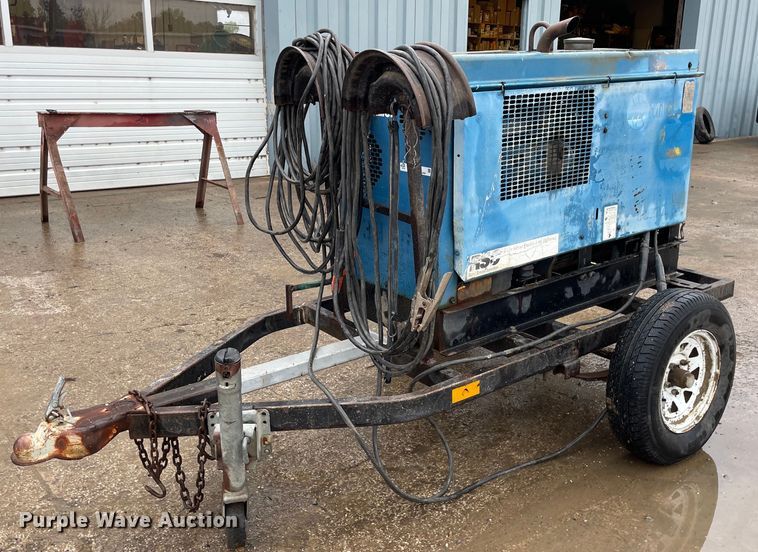 image for item JE9390 Miller Big Blue 251D  welder/generator