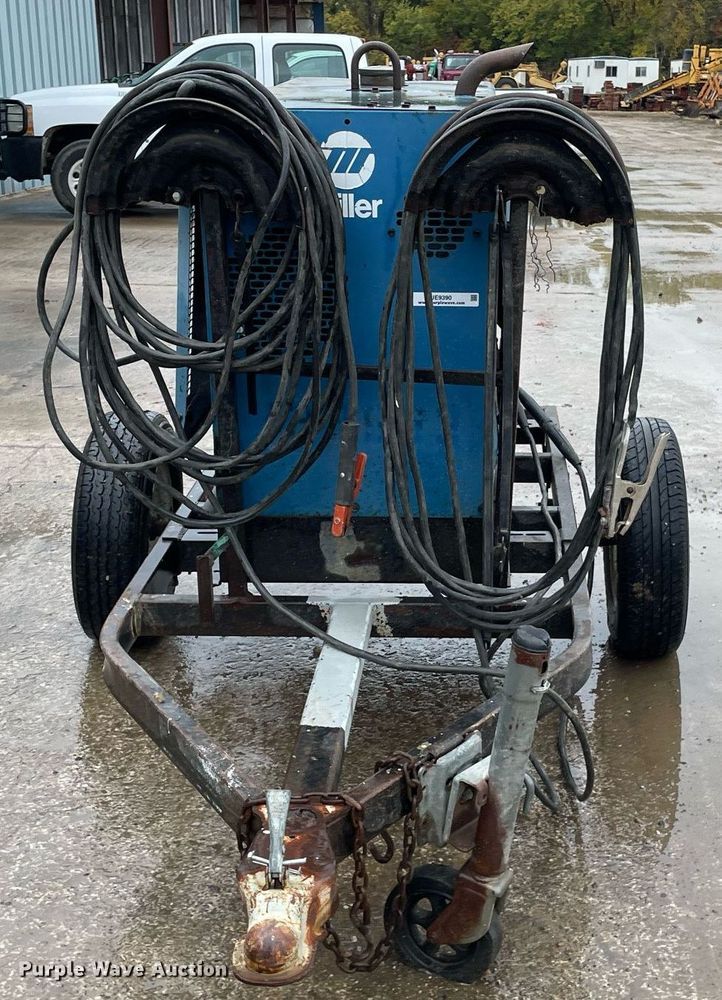 image for item JE9390 Miller Big Blue 251D  welder/generator