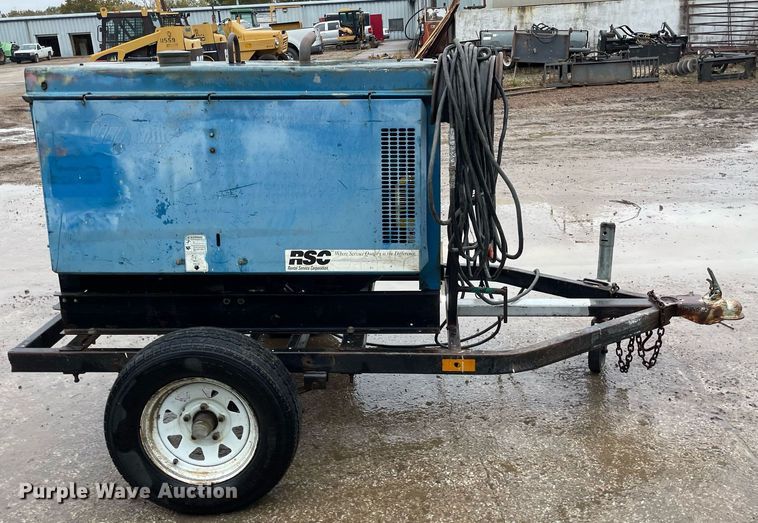 image for item JE9390 Miller Big Blue 251D  welder/generator