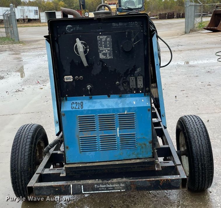image for item JE9390 Miller Big Blue 251D  welder/generator
