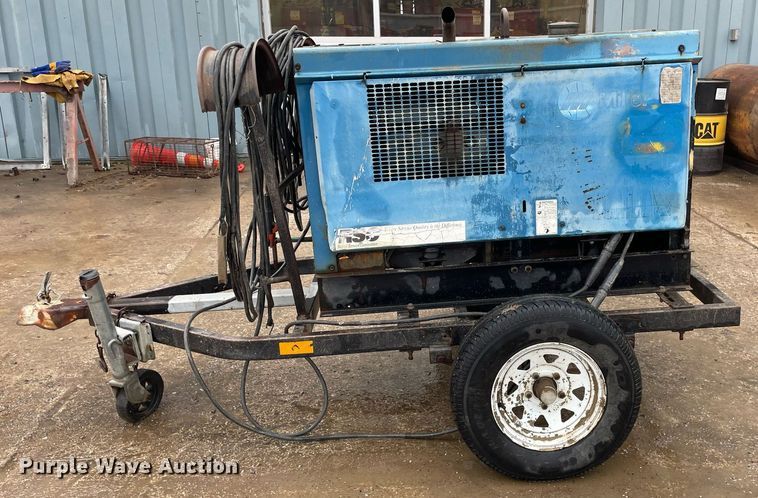 image for item JE9390 Miller Big Blue 251D  welder/generator
