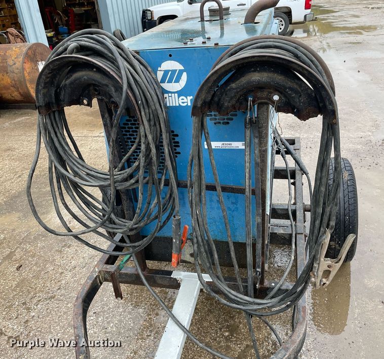 image for item JE9390 Miller Big Blue 251D  welder/generator